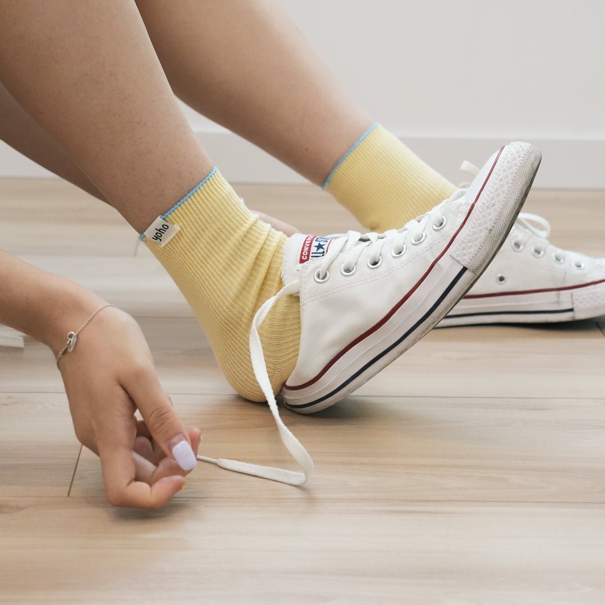 Creamy Sheer Yellow Crew Socks