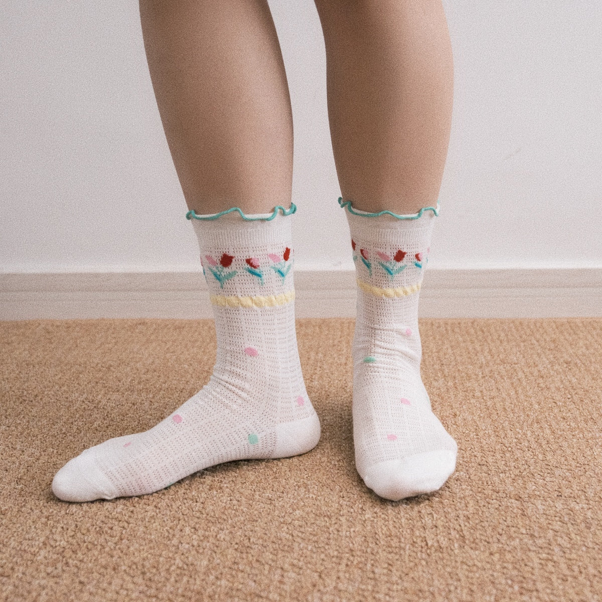 Cuty Flower Lace Hollow-Out Mid-Calf Socks